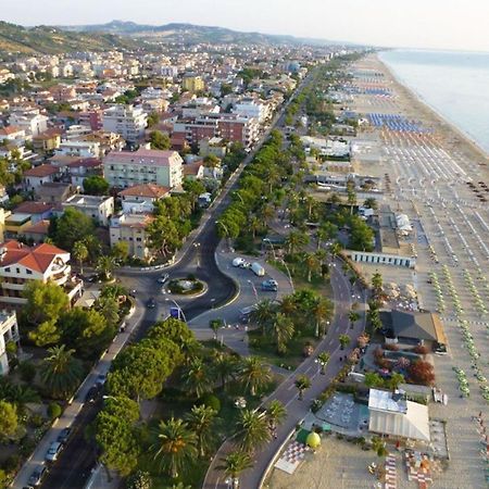 Appartamento Sabbiadoro Plus - Myho Casa Tortoreto Buitenkant foto